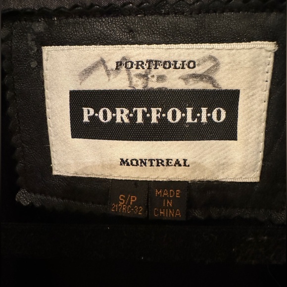 Beautiful, genuine leather women’s biker jacket in black - Picture 2 of 4